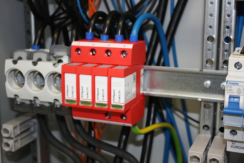 U berspannungsschutz bei Elektrofirma Jens Stollberg in Erfurt